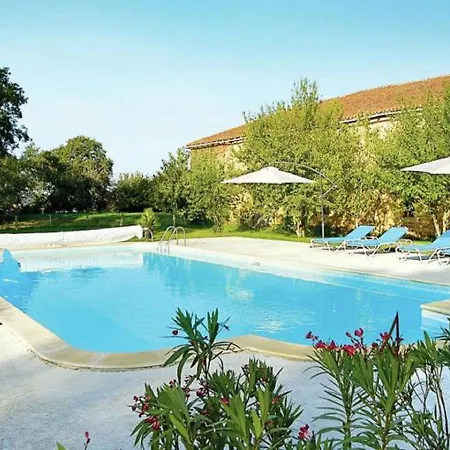 Holiday Home In Pressac With Swimming Pool Pond Heating Vakantiehuis *