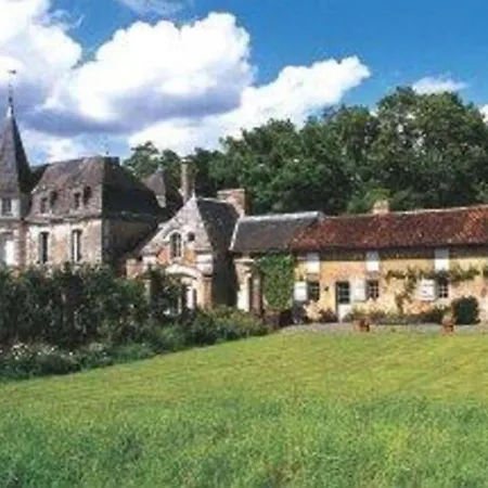 Holiday Home In Pressac With Swimming Pool Pond Heating Vakantiehuis